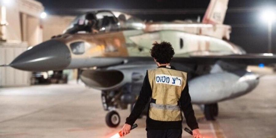 الجيش الإسرائيلي يعلن مهاجمة عشرات الأهداف العسكرية بأصفهان وبوشهر والأهواز ولأول مرة بمنطقة يزد