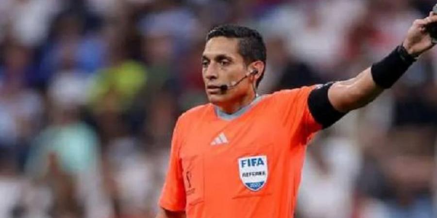 تعرف علي طاقم حكام مباراة الأهلي وبورتو
