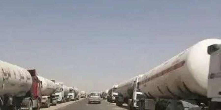 تهريب الغاز المخصص لتعز إلى مناطق الحوثيين.. فساد يثير غضب الشارع