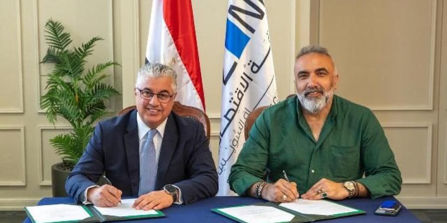 رئيس اقتصادية قناة السويس يوقع عقد مشروع جديد مع "شيريكجي أوغلو"