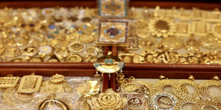 أسعار الذهب تنخفض دينارًا في الأردن الثلاثاء