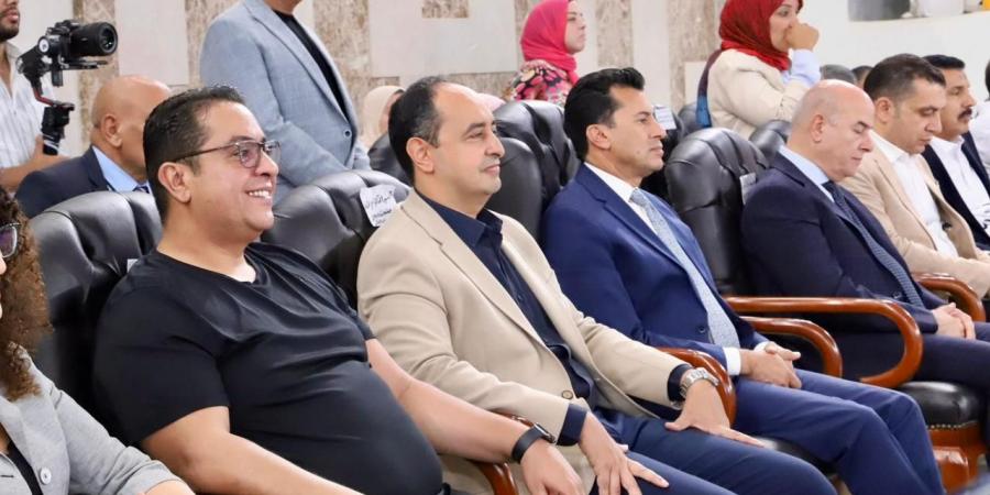 صبحى و عثمان يشهدان الاحتفال باليوم العالمي لمكافحة المخدرات