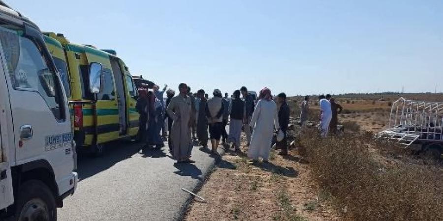 مصرع واصابة  6 في حادث سير بمنطقة المقتله غرب مطروح 