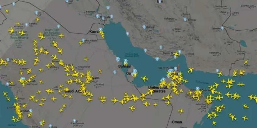حركة الملاحة الجوية تستأنف فوق دول الخليج تدريجيا بعد الهجوم الإيراني على قاعدة العديد في قطر