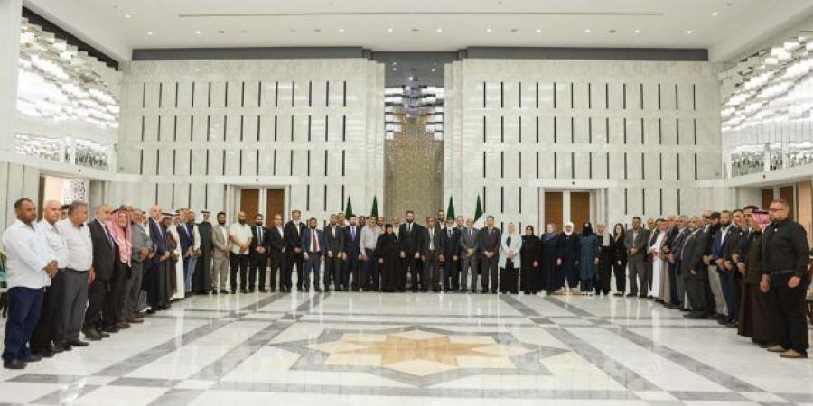 الرئيس الشرع يجتمع مع وجهاء وأعيان محافظة القنيطرة والجولان
