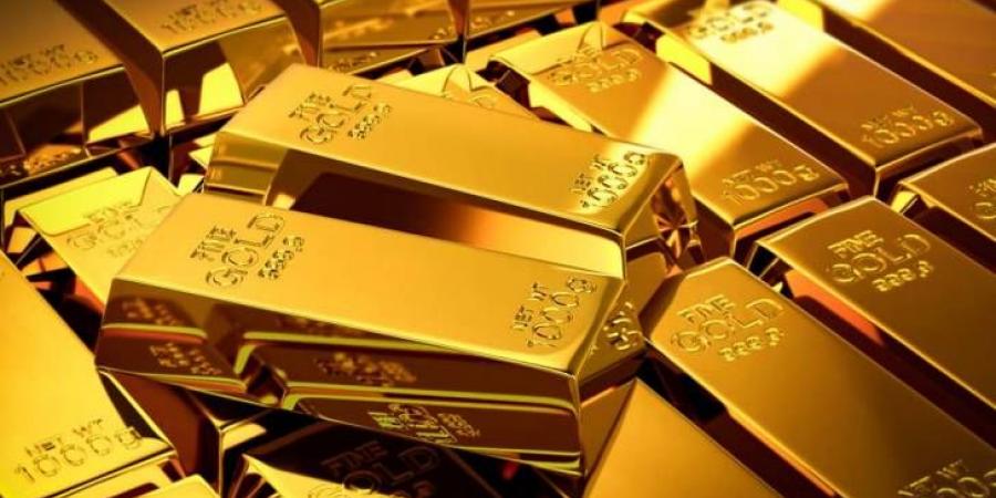 الذهب يرتفع عالميًا مع تراجع الدولار وعوائد سندات الخزانة الأميركية