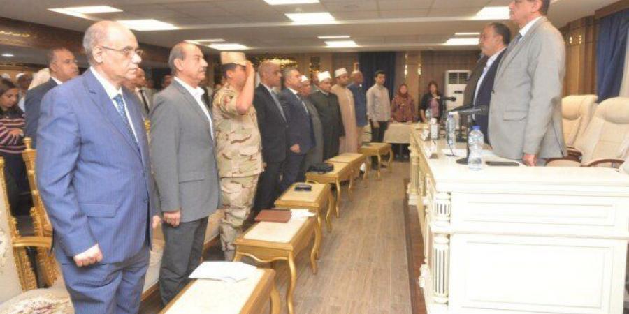 محافظ أسيوط يترأس اجتماع المجلس التنفيذي ويعلن عن مشروعات تنموية واعدة