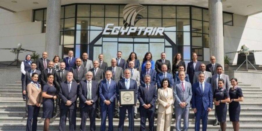 مصر للطيران تحتفل بحصولها على جائزة «أفضل موظفي شركة طيران» في إفريقيا 2025