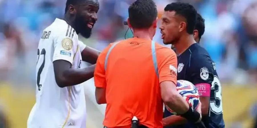 "فيفا" يحقق مع لاعب باتشوكا بسبب إساءة عنصرية لروديجر