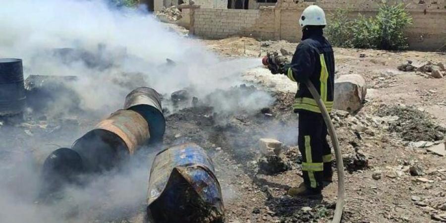 الدفاع المدني يخمد حريقاً في معمل للدهانات بمنطقة الكباس بدمشق