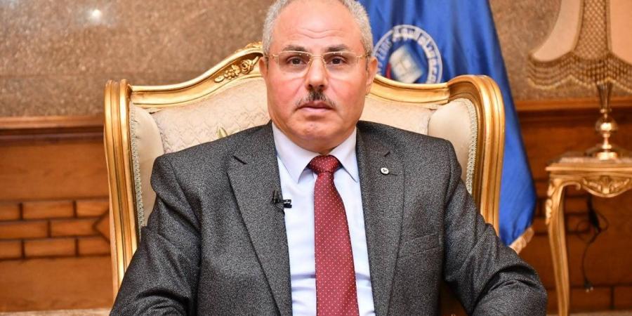 رئيس جامعة قناة السويس لـ "تحيا مصر": نطمح لرفع عدد طلاب الجامعة الأهلية إلى 10 آلاف.. ونسعى لتوفير سكن جامعي متكامل