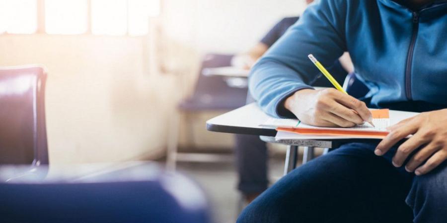 طلبة التوجيهي يتقدمون الخميس لامتحان الرياضيات – الورقة الأولى