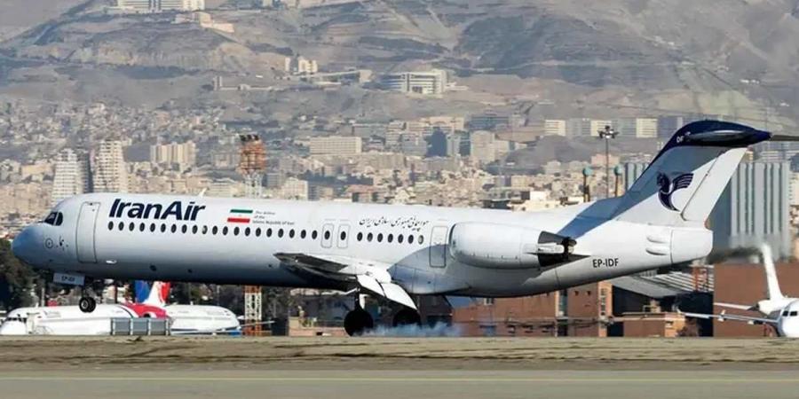 إيران تعيد فتح مجالها الجوي جزئيا