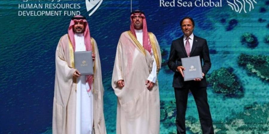 محافظ جدة يشهد حفل تخريج الدفعة الثالثة من برنامج البحر الأحمر للتدريب المهني