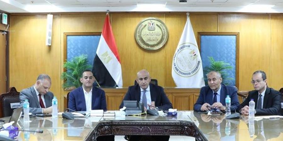 «التعليم» تستعرض تقرير غرفة العمليات لخامس أيام امتحانات الثانوية
