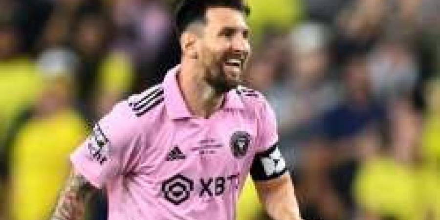 تقارير أجنبية.. راتب ميسي في دوري روشن يتخطى رونالدو