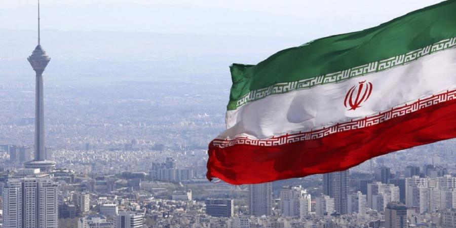 الموساد يصدر تحذيرا للإيرانيين