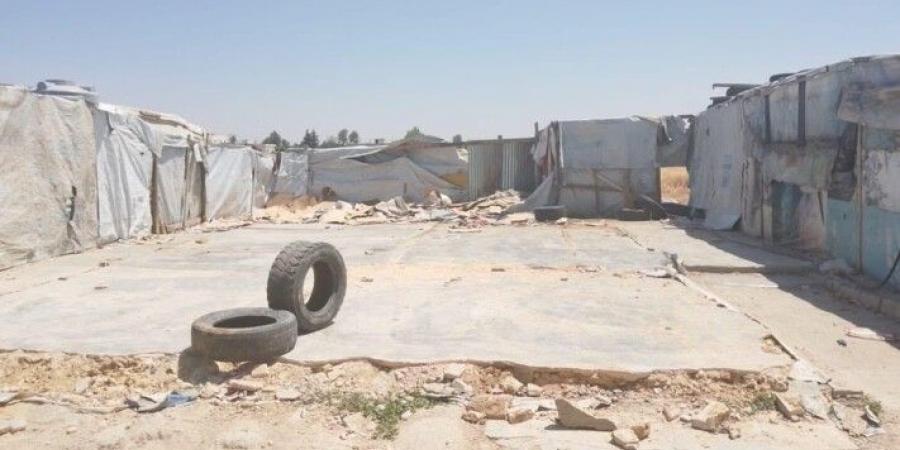 "النشرة": بلدية زحلة أزالت عددًا من المخيمات العشوائية للنازحين السوريين