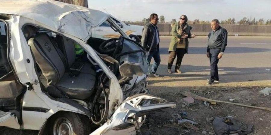 مصرع 14 شخصا في حادث تصادم سيارة نقل وميكروباص بالمنوفية