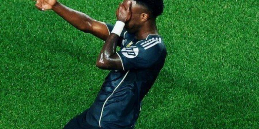 فينيسيوس يحسم جدل رحيله عن ريال مدريد