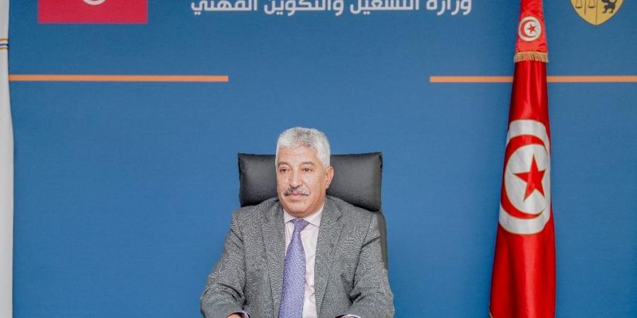 وزير التشغيل يدعو الى تكثيف اجتماعات منظومة الفرصة الجديدة وتسريع نسق تنفيذها لفائدة الشباب