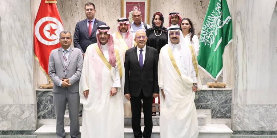 وزير الصحة والرئيس التنفيذي للصندوق السعودي للتنمية يستعرضان تقدم عديد المؤسسات الصحية من اصناف مختلفة