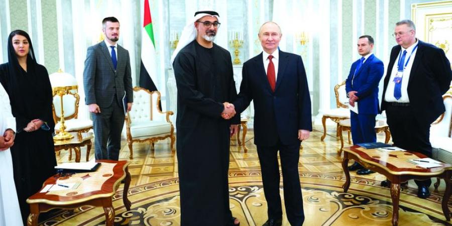 ولي عهد أبوظبي يلتقي الرئيس الروسي في العاصمة البيلاروسية مينسك