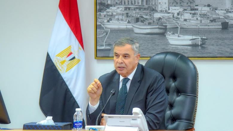محافظ الإسكندرية يتوعد بائع فاكهة.. "مش حتقف في المنطقة دي تاني"