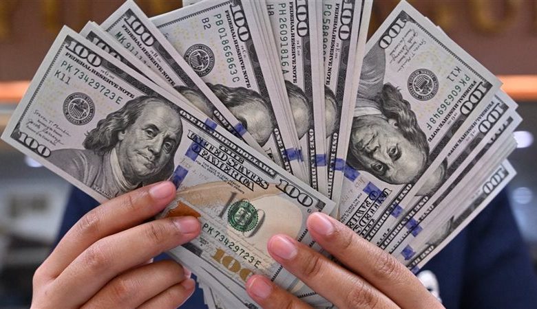 سعر الدولار امام الجنيه في السوق السوداء الآن.. هل يتغير قريبًا؟