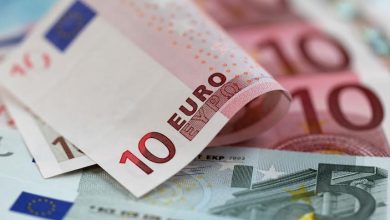 اليورو يتراجع أمام الجنيه المصري.. تحديث فوري لأسعار الصرف