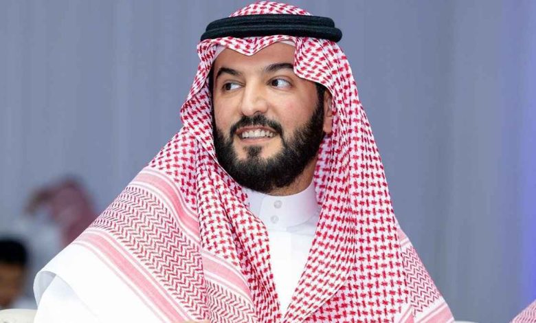 القحطاني يسخر من رئيس الهلال