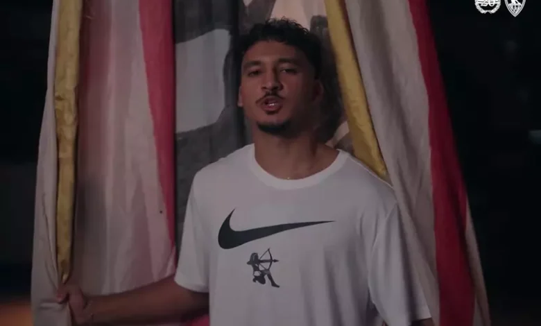 أحمد شريف يوقع على "بياض" حباً في الزمالك!
