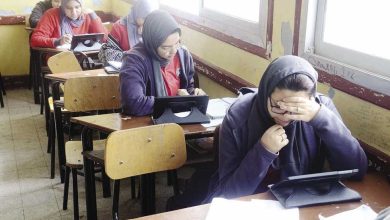 مصر تبدأ توزيع التابلت على طلاب الصف الأول الثانوي للعام الدراسي الجديد