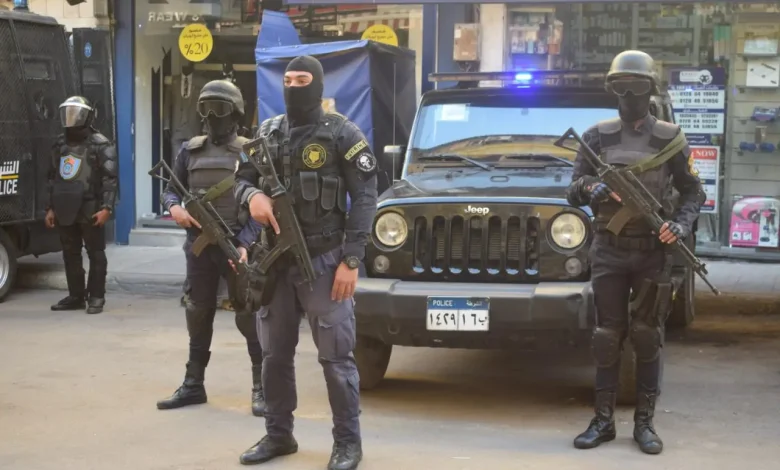 الداخلية تضبط موظف سابق في شركة تمويل بتهمة الاحتيال على العملاء بتلك الحيلة