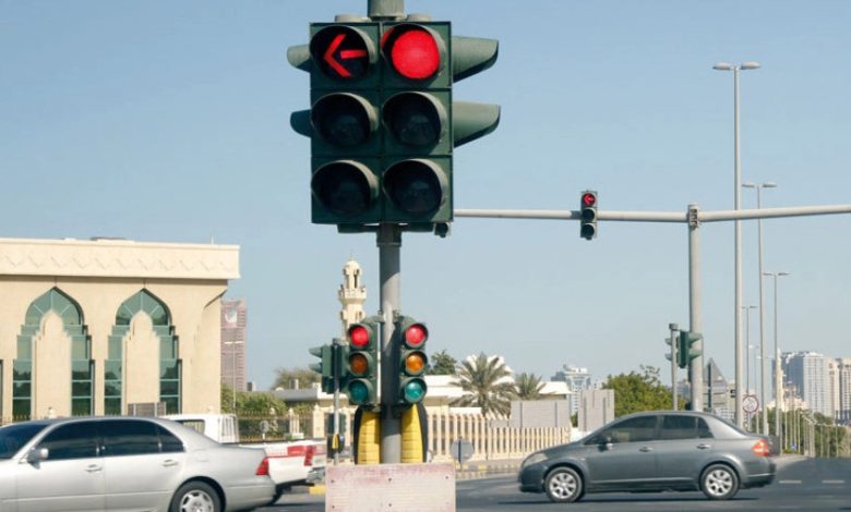 المرور السعودي تشدد في تلك الحالة "لا تلتزم" بالإشارات الضوئية