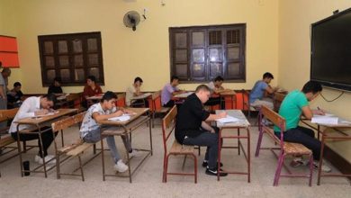 تسلم طلاب الثانوية العامة ورقة مفاهيم الأحياء لمساعدتهم في الاستذكار والوصول إلى الإجابات