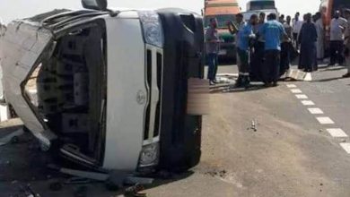 تفاصيل حادث انقلاب سيارة نقل على طريق أسوان/أبوسمبل وإصابة 10 أشخاص