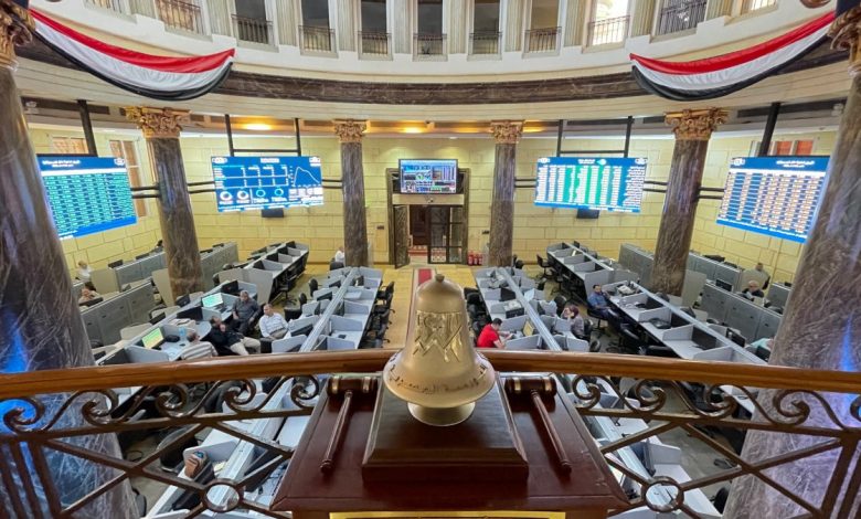 حريق سنترال رمسيس.. البورصة المصرية تعلق التداول والبنك الأهلي المصري يعتذر لعملائه عن التعاملات الإلكترونية