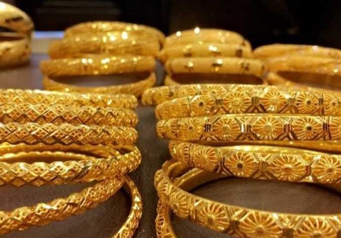 سعر الذهب اليوم، سعر الذهب في مصر، عيار 21، عيار 18، سعر الأونصة عالمياً، ارتفاع الذهب، انخفاض الذهب، الذهب الثلاثاء، أسعار الصاغة، تكلفة المصنعية، الجنيه والدولار، تذبذب أسعار الذهب، السوق المحلي، توقعات الذهب 2025