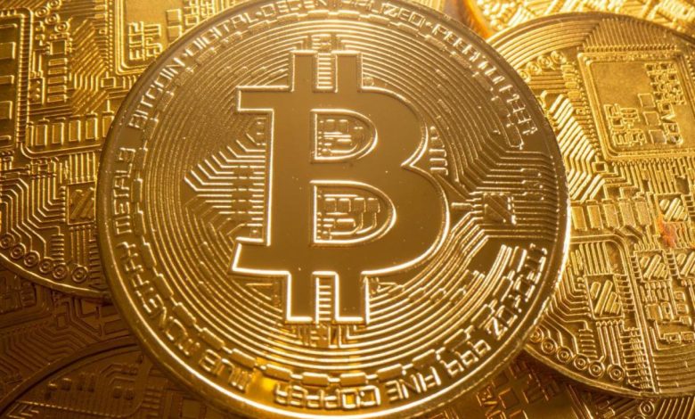 سعر البتكوين الآن بالدولار.. هل تعود العملة الرقمية للصعود؟