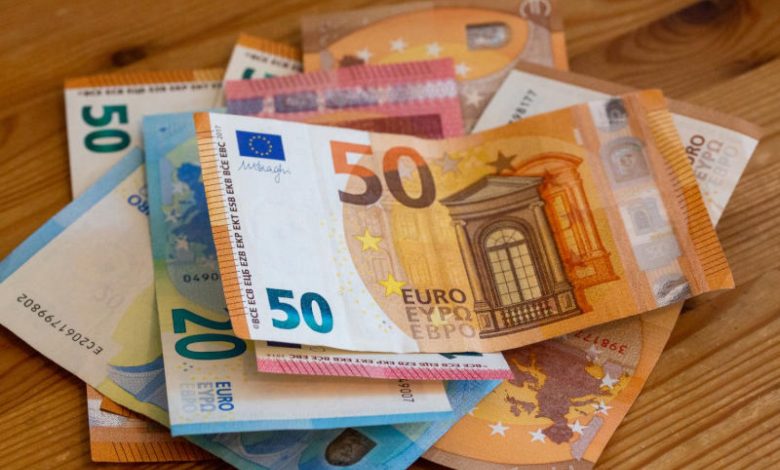 سعر صرف اليورو أمام الجنيه المصري اليوم.. هل يواصل الارتفاع؟