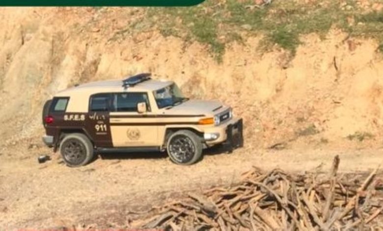 ضبط بائع حطب مخالف في عسير