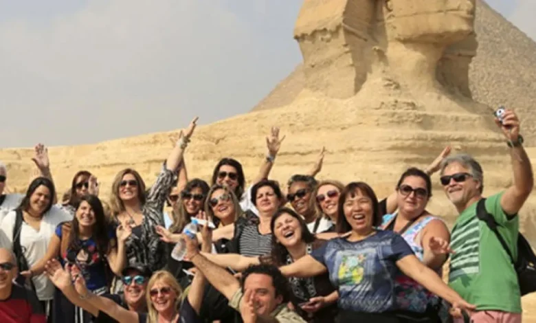 عودة السياحة الروسية لمصر.. كيف يؤثر على الاقتصاد المحلي؟