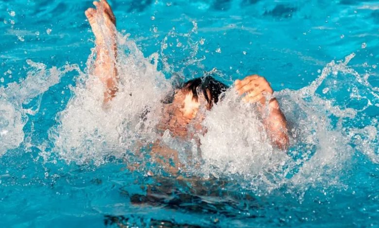 مأساة.. وفاة طفل بصعق كهربائي في مسبح المنزل ووالده يروي اللحظات