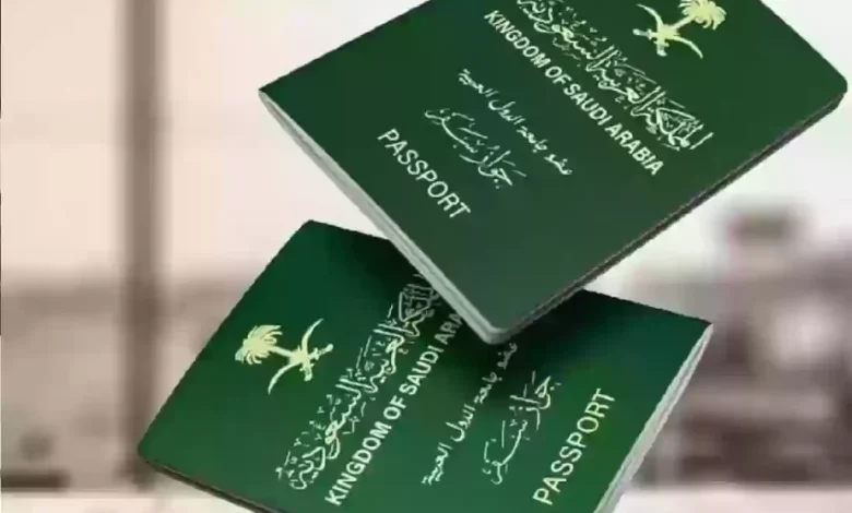 تعليق تأشيرات الزيارة للسعودية: كيف يمكن للمقيمين التعامل مع هذا القرار المفاجئ؟